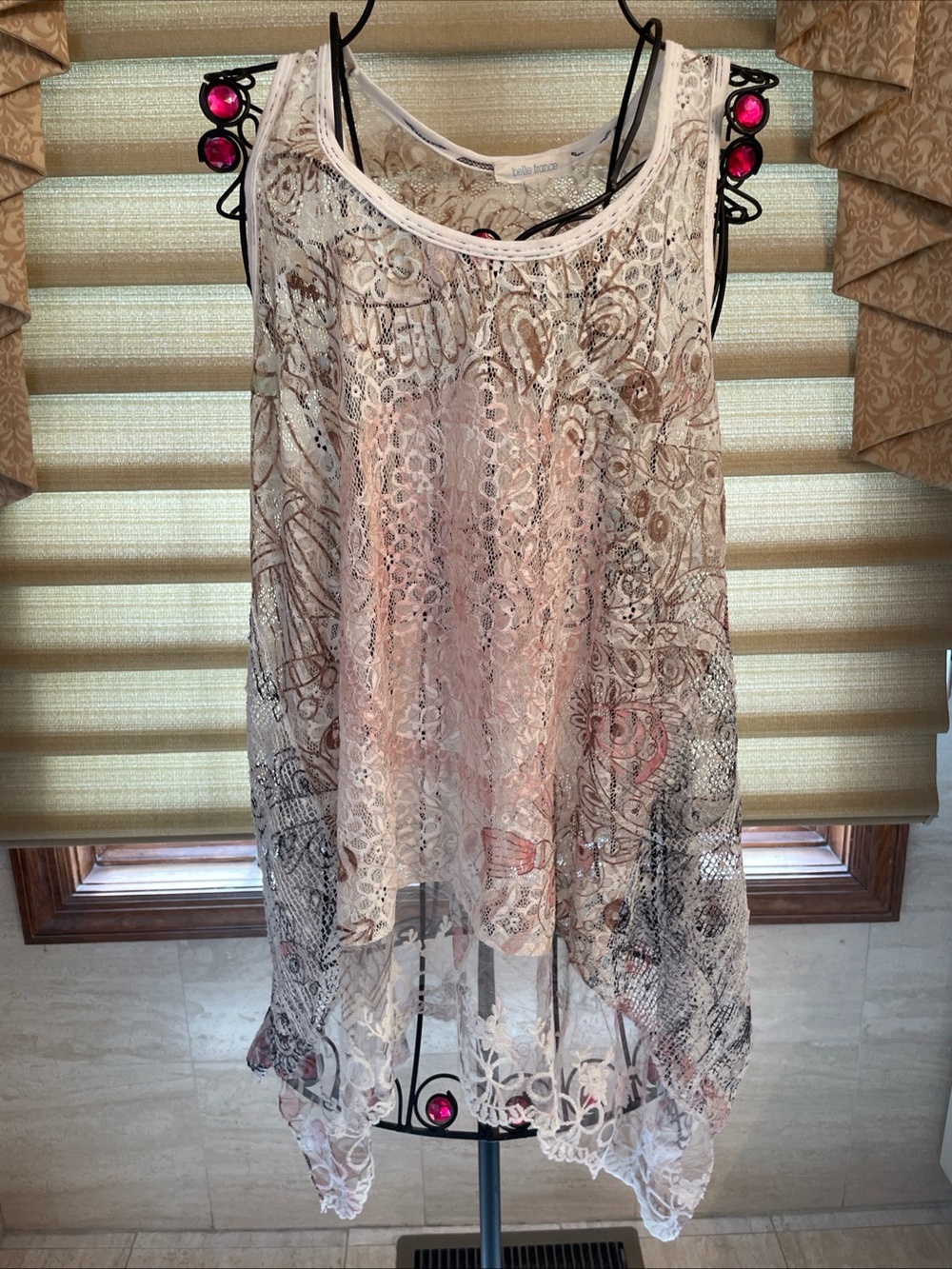 Belle France Women's Sheer Tunic Tank Top Boho Lace Sharkbite hem Size M